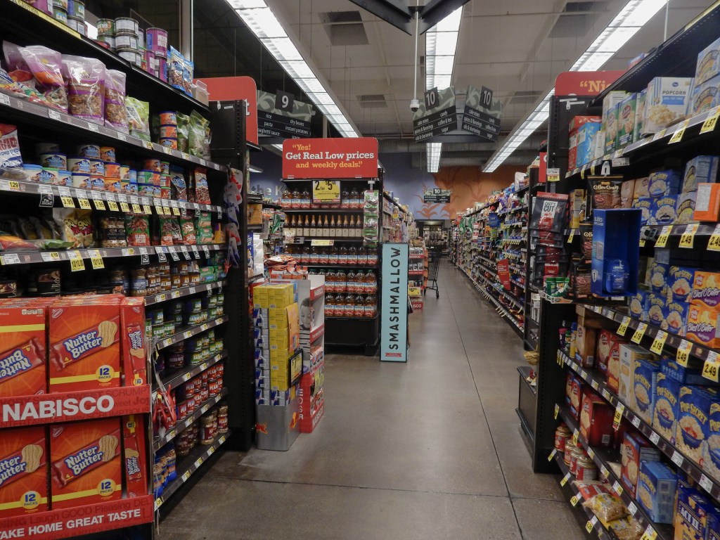 usa_supermarket_inside